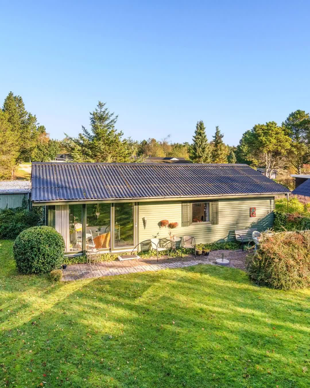 En finger på pulsen i Hals