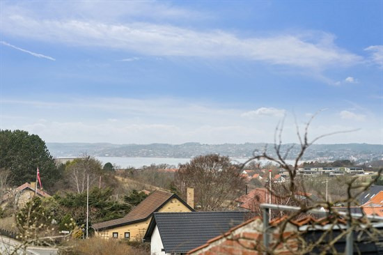 Bakkedraget 5 og 6 andre boliger er kommet til salg denne uge i Ebeltoft - se boligerne her.