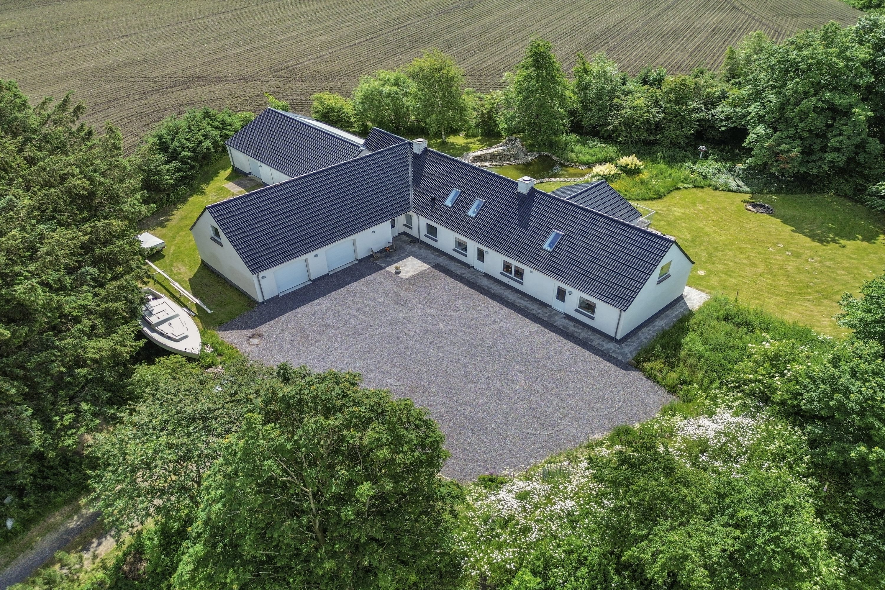 Top 6 over dyreste boliger til salg i Vrå. Priser op til 3.145.000 kr