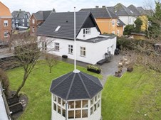 Pris sat ned med 300.000 kr. på Lindevej 11