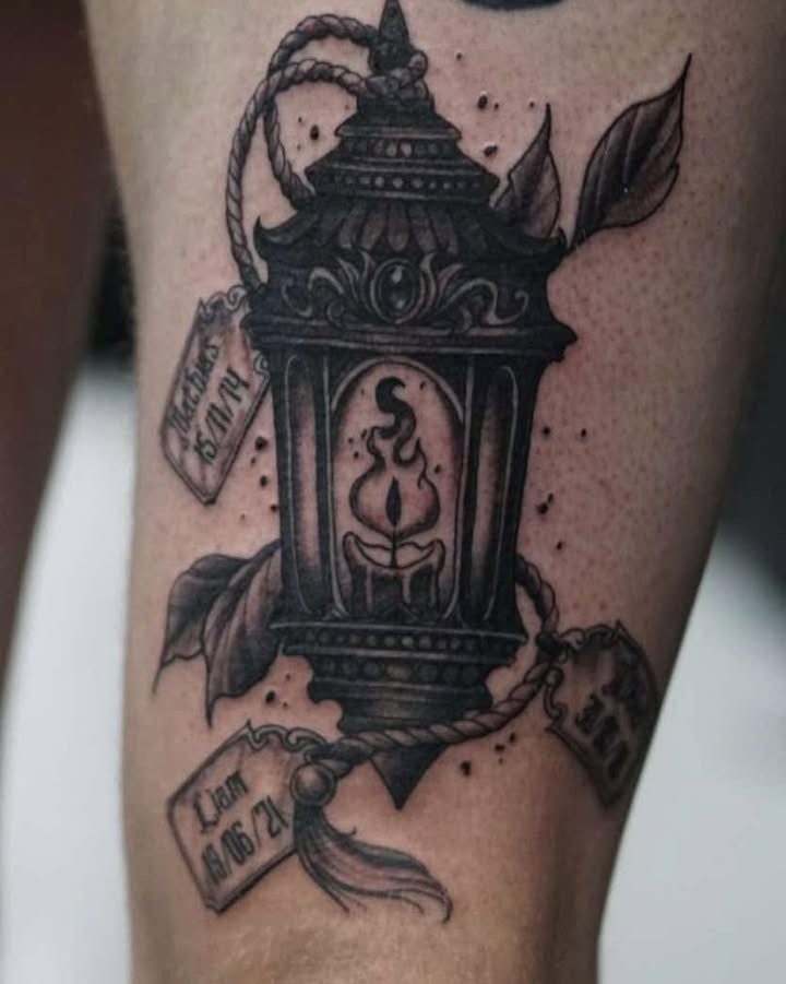 Ny lanterne-tatovering af Mylle hos Hos Din Tatovør i Randers C