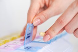 Ferietid kan udfordre medicinrutinerne, advarer Herning Løve Apotek