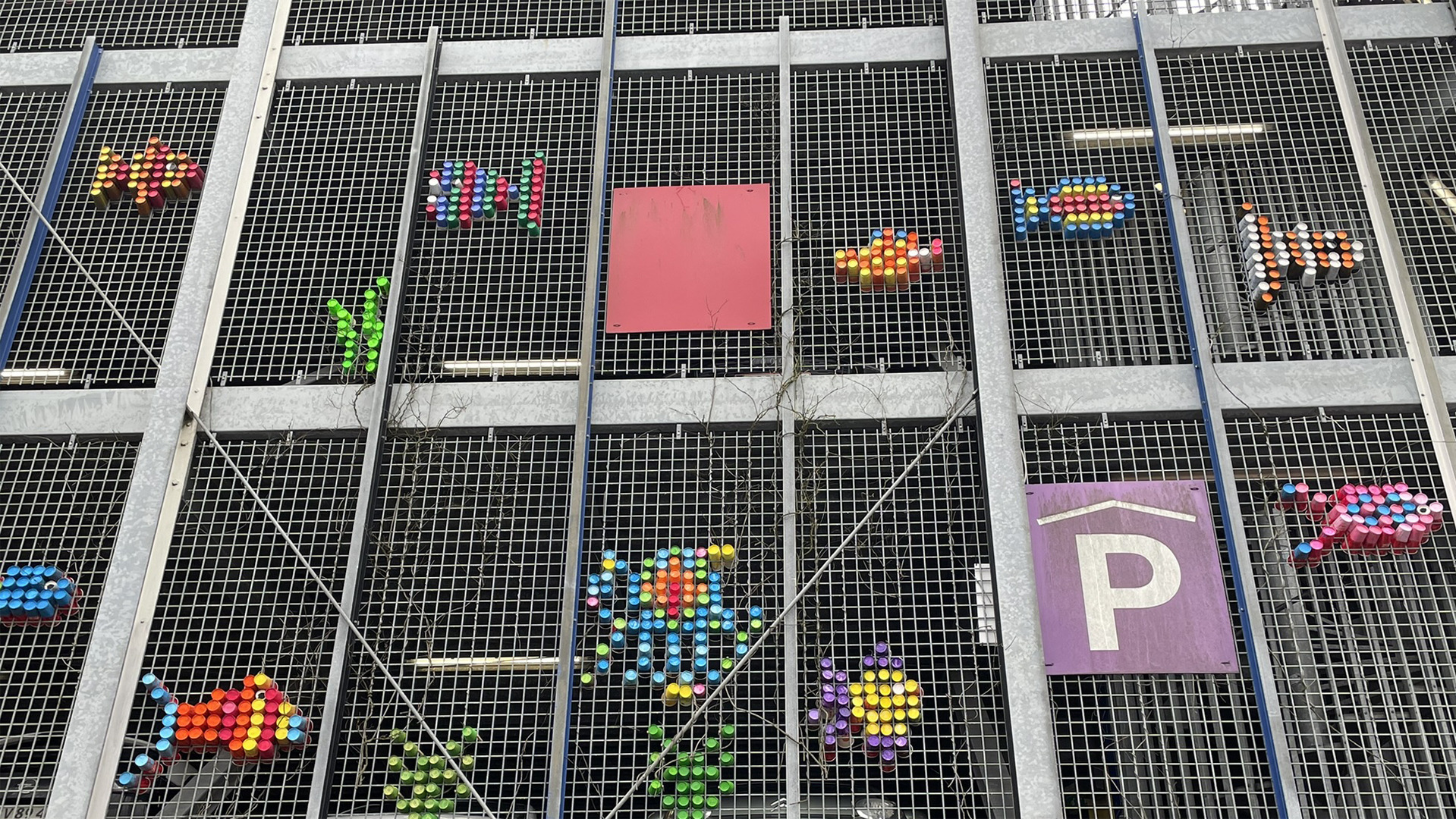 Fra engangskopper til kunst på p-hus