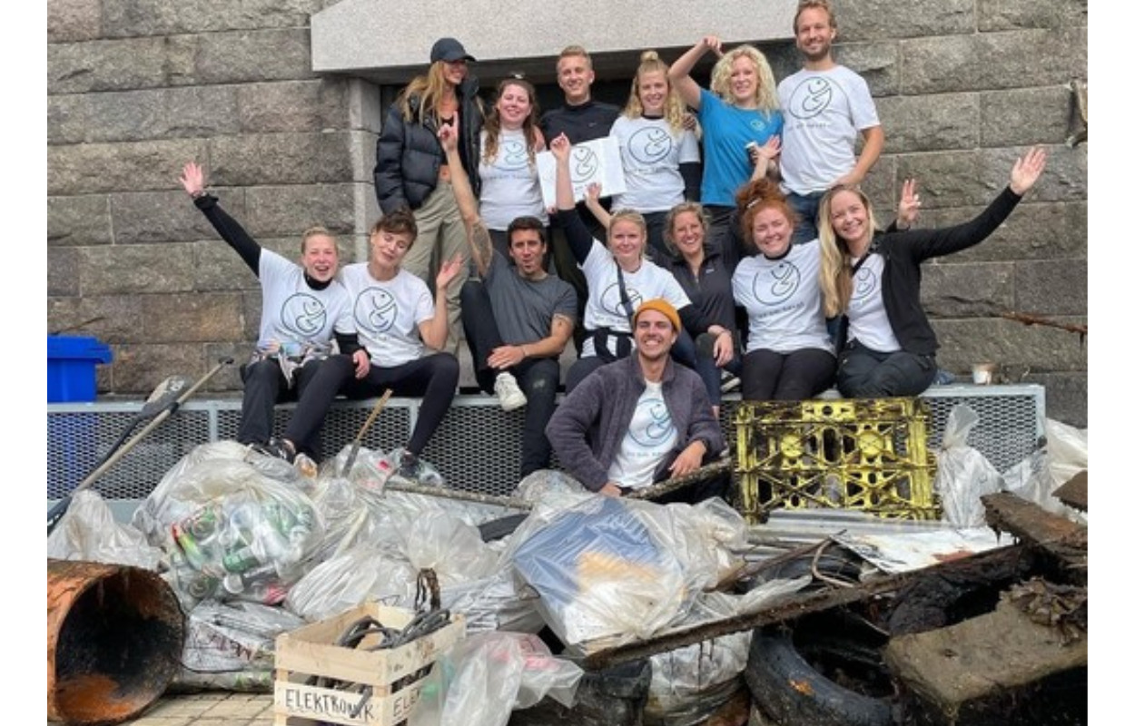 Unge ildsjæle udplanter ålegræs i fjorden