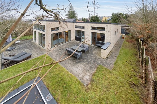 Fredensgårdsvej 32A og 1 anden boliger er kommet til salg denne uge i Højbjerg - se boligerne her.