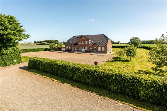 Top 6 over dyreste boliger til salg i Gram. Priser op til 3.745.000 kr