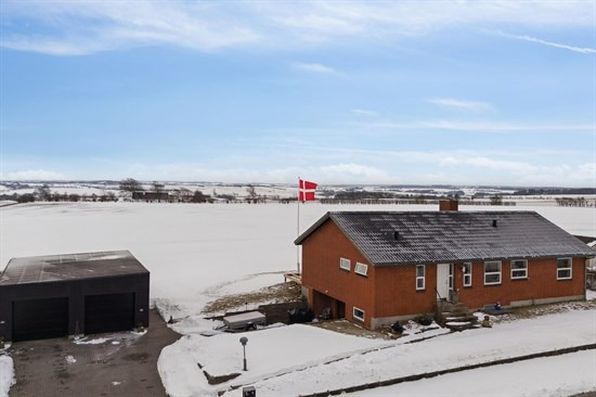 Tokevej 7 og 1 anden boliger er kommet til salg denne uge i Gistrup - se boligerne her.