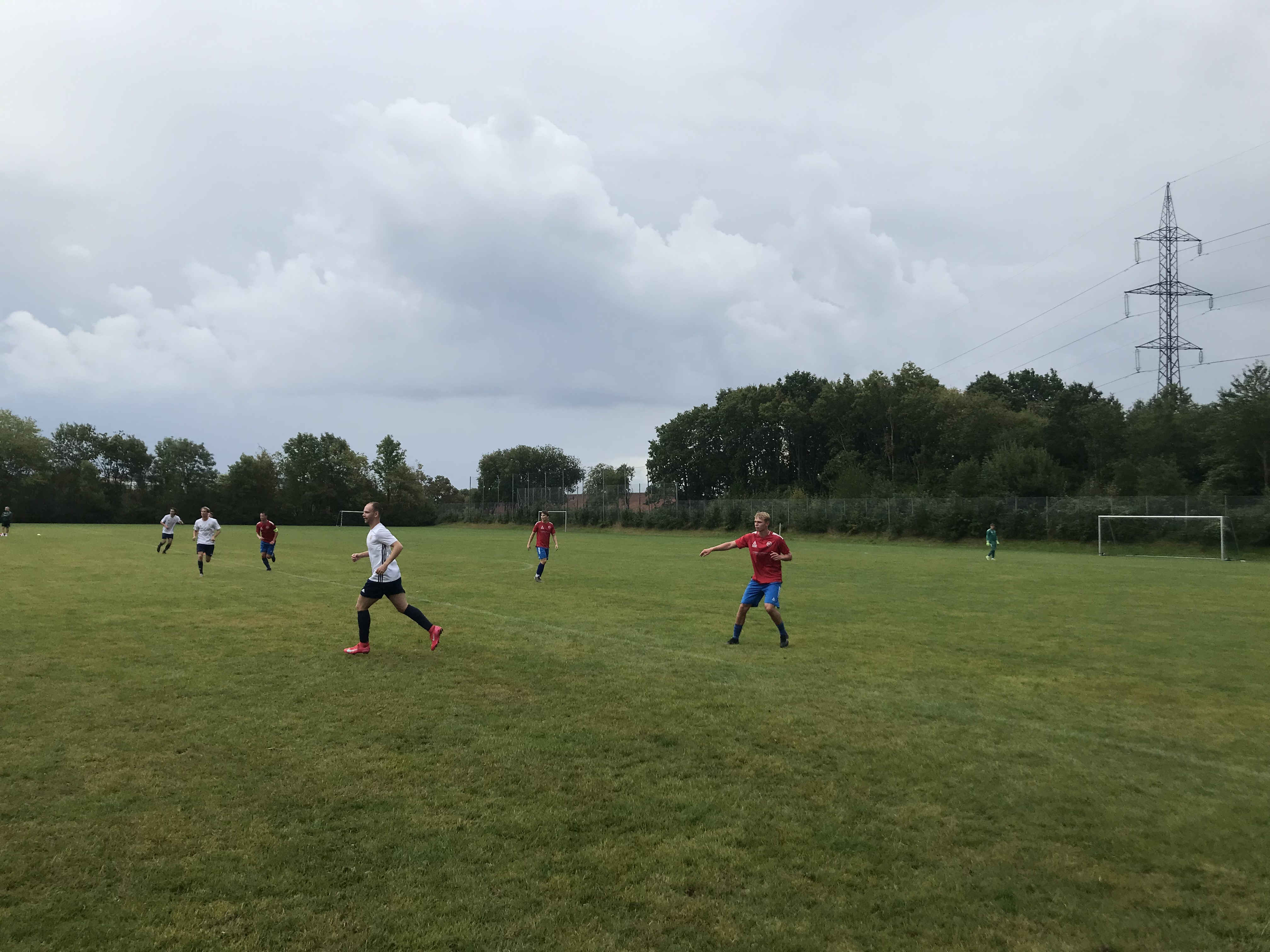 IFSK triumferer over Hammel GF's herrer i regnfuld kamp