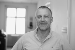 Pengespil: Folkelighed og afhængighed i fokus i Hjørring