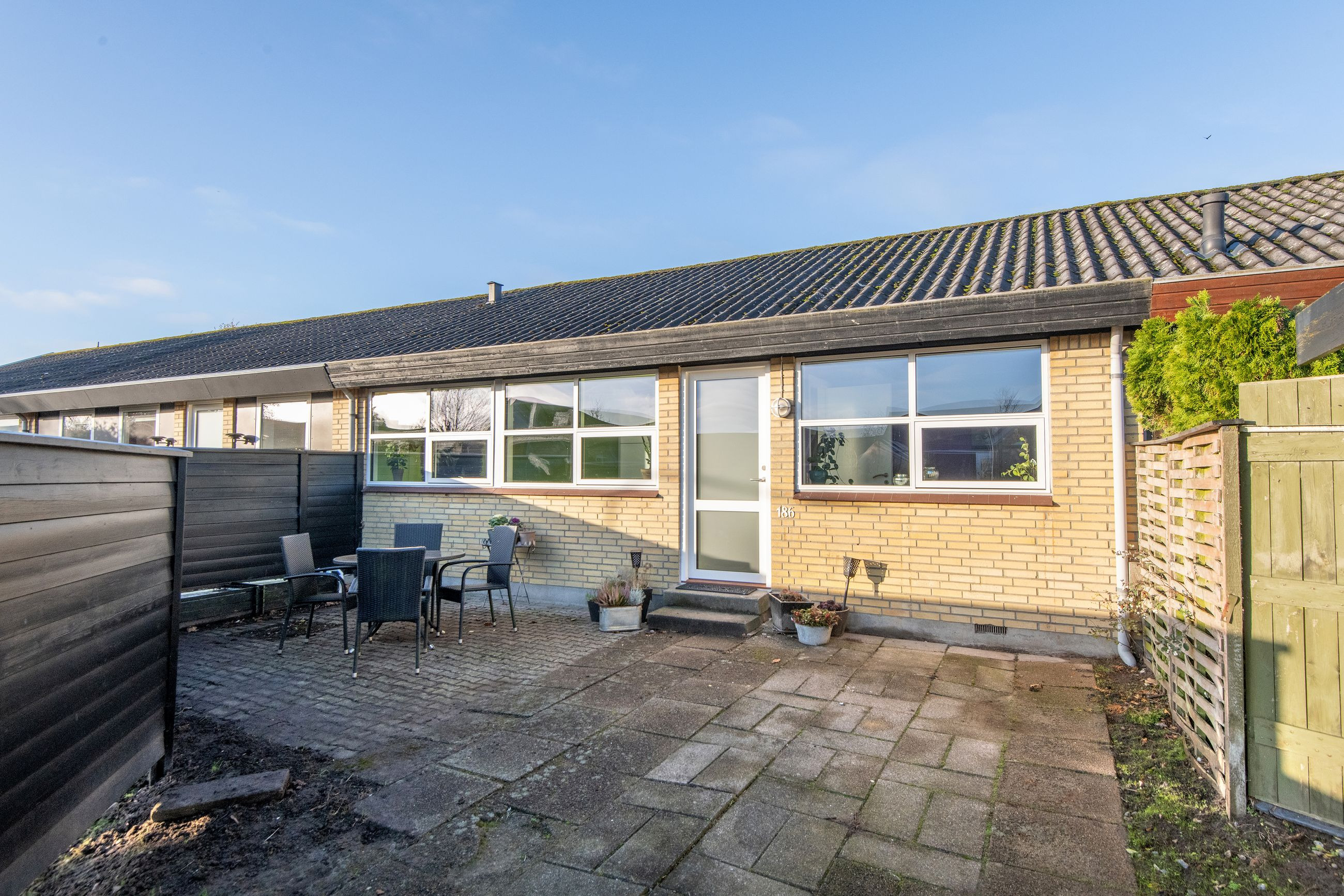 Til salg hos Byens Mæglere ApS, Hjørring: Attraktivt rækkehus med lave ejerudgifter