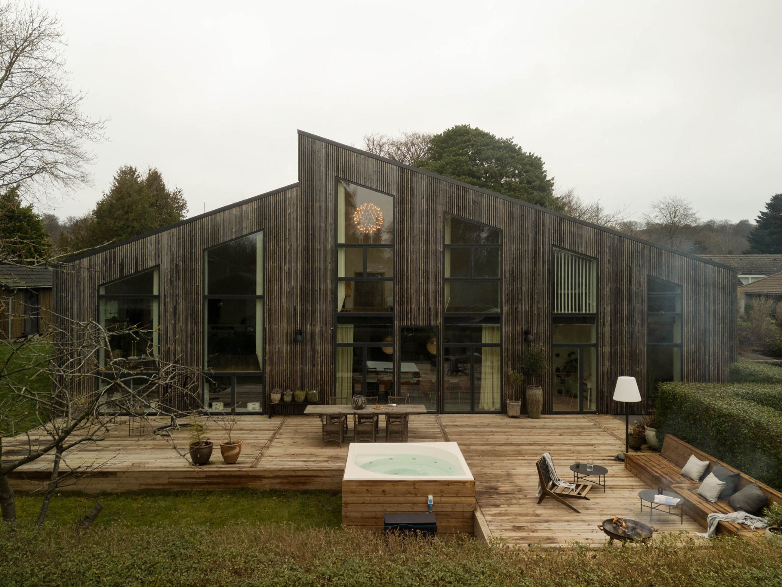 Drømmer du om luksus? For 18,0  mio. kroner er Skovbovænget 16, Hareskov kommet til salg - Se den og de dyreste boliger til salg her