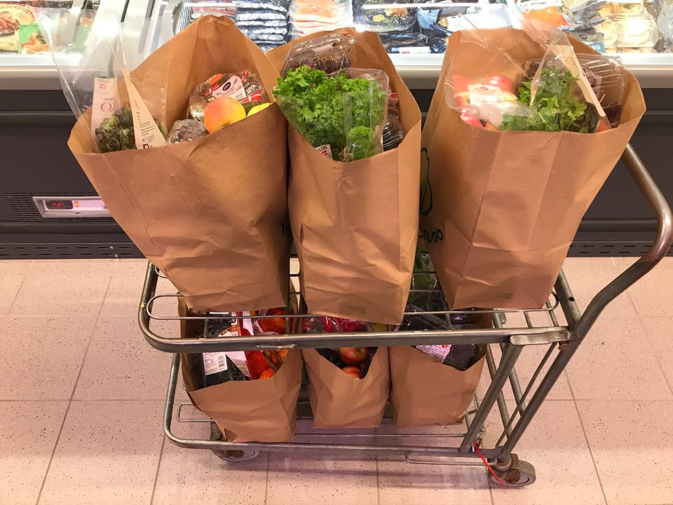 Min Købmand i Asp tilbyder frugt og grønt poser til reduceret pris for at bekæmpe madspild