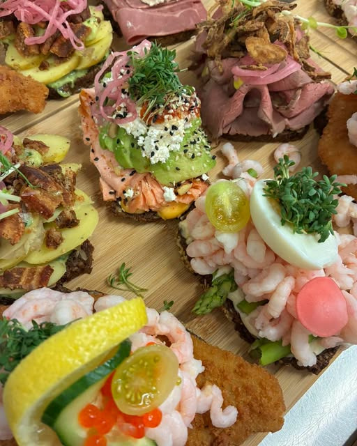 Resturant Holger inviterer til smørrebrød før musik på torvet