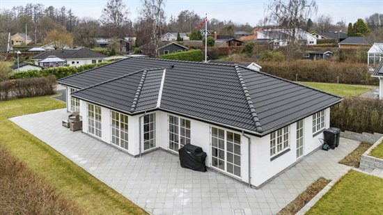 Pris sat ned med 505.000 kr. på Holmager 13