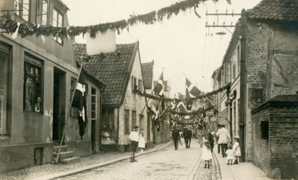  Flagstænger i Slotsgadekvarteret