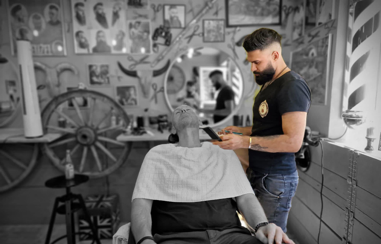 Hos Sharwan Barbershop er din stilfulde maskulinitet i trygge hænder