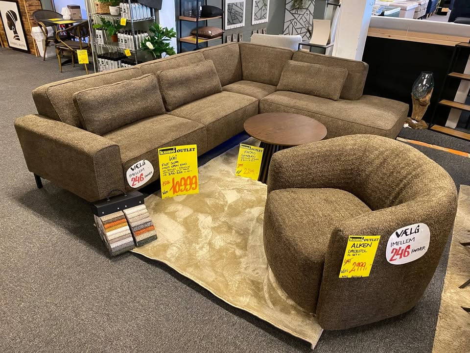 Kumo Outlet præsenterer 246 farver og mønstre til dine nye sofaer