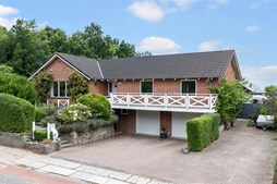 Top 6 over dyreste boliger til salg i Hasselager. Priser op til 5.765.000 kr