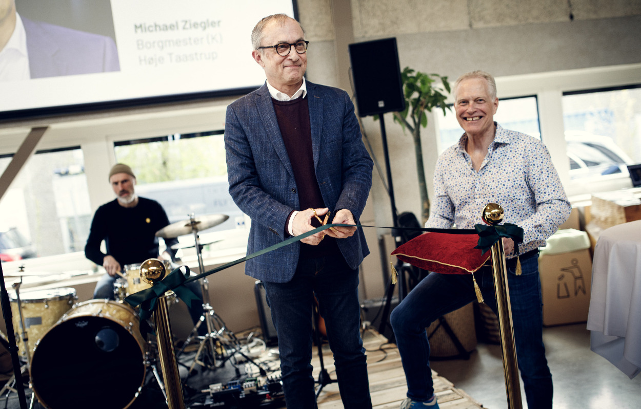 Tschernings store dag: Indvier hovedkontor af 90 procent genbrugsmaterialer