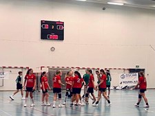 Brønderslevs U13-piger lukkede ned for Aabybros farligste våben da de vandt på hjemmebane: "Vores forsvar og målmand stod helt fantastisk flot i dag"
