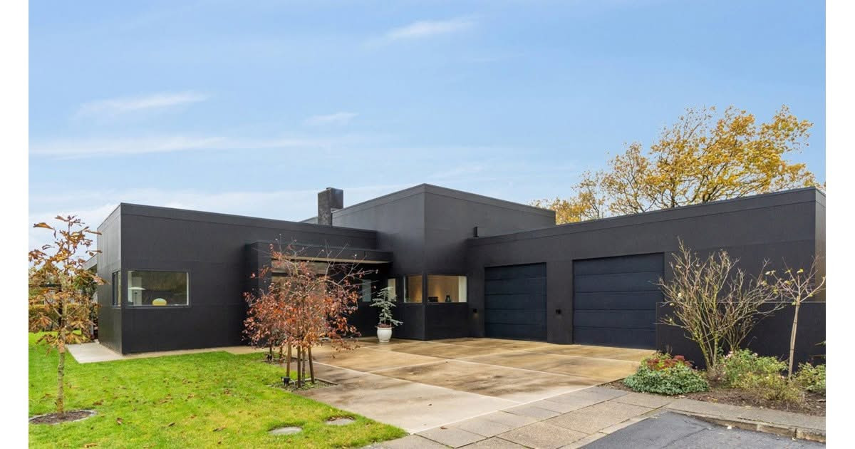 Moderne kvalitetsvilla i Hjørring kombinerer stil og funktionalitet