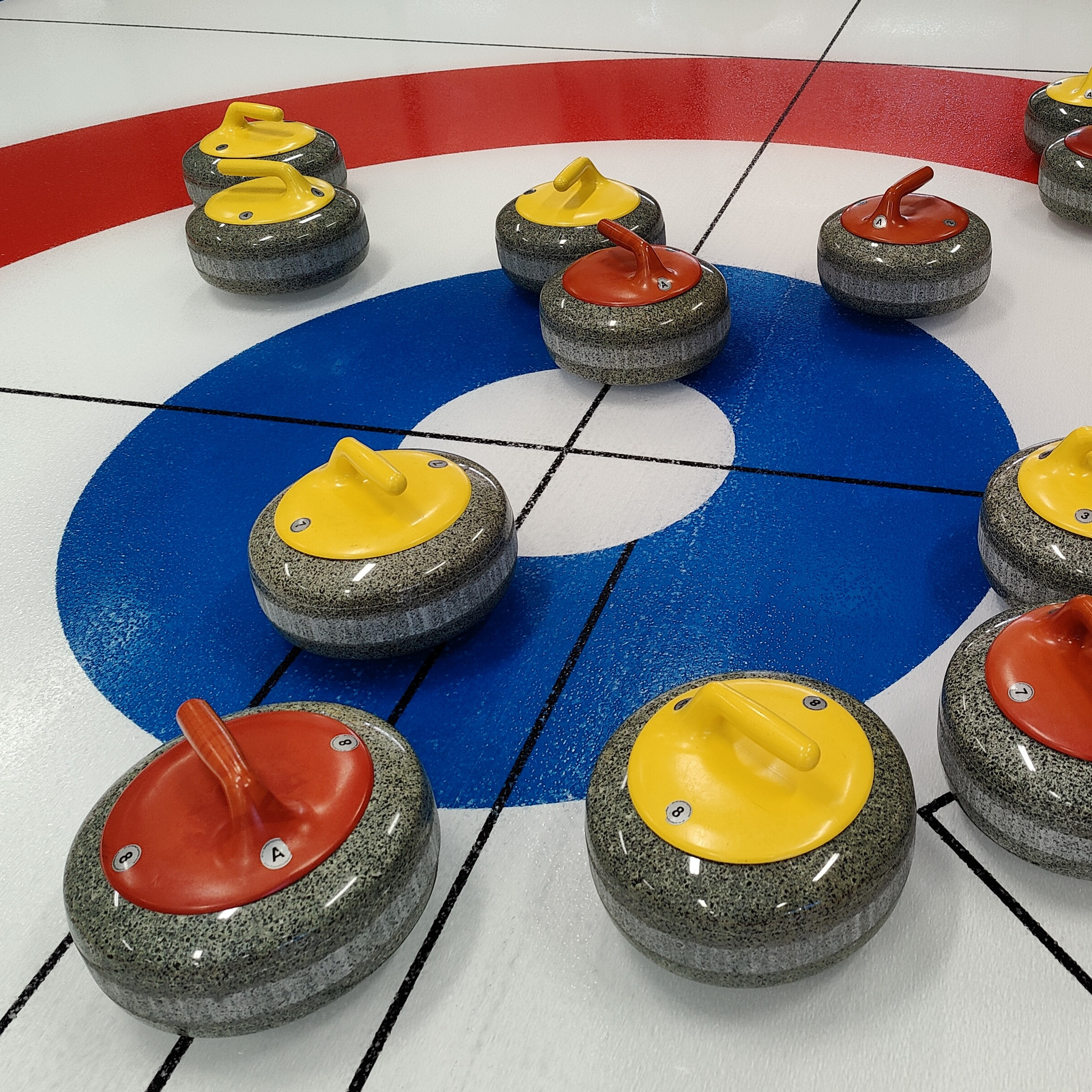 Prøv curling i Odense: Sjov for børn og hele familien