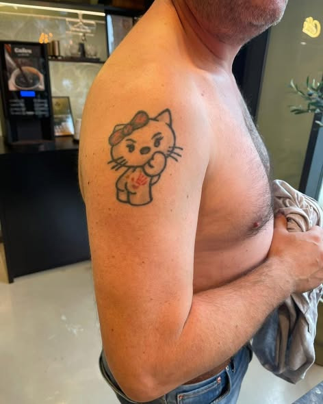 Mr. & Mrs. Tattoo tilbyder ekspertise i coverup tatoveringer af Victoria