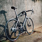 Bings BikeStore ApS: Få din næste cykel med Specialized kvalitet og Shimano 105 Di2 til tilbudspris