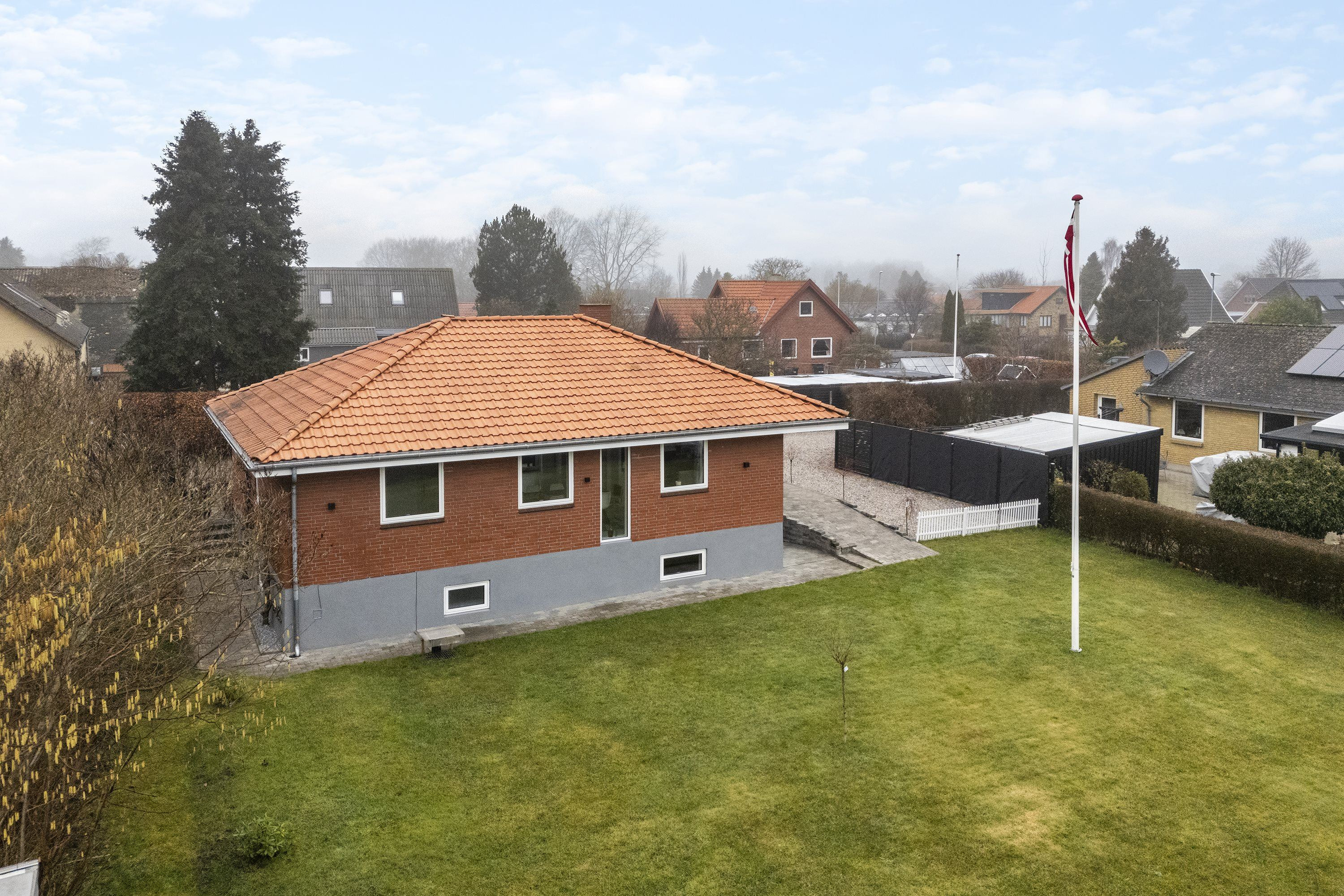 Drømmer du om luksus? For 1.695.000 kr er Elmevej 3A kommet til salg - Se den og de dyreste boliger til salg her