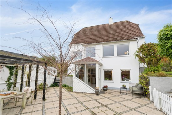 Pris sat ned med 345.000 kr. på Tibbevangen 85