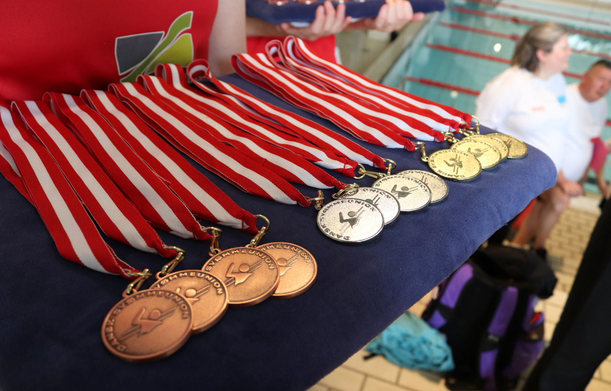 Over 100 svømmere kæmper til Vestdansk Børne Medley Mesterskaber 2023 i DGI-Huset Aabybro