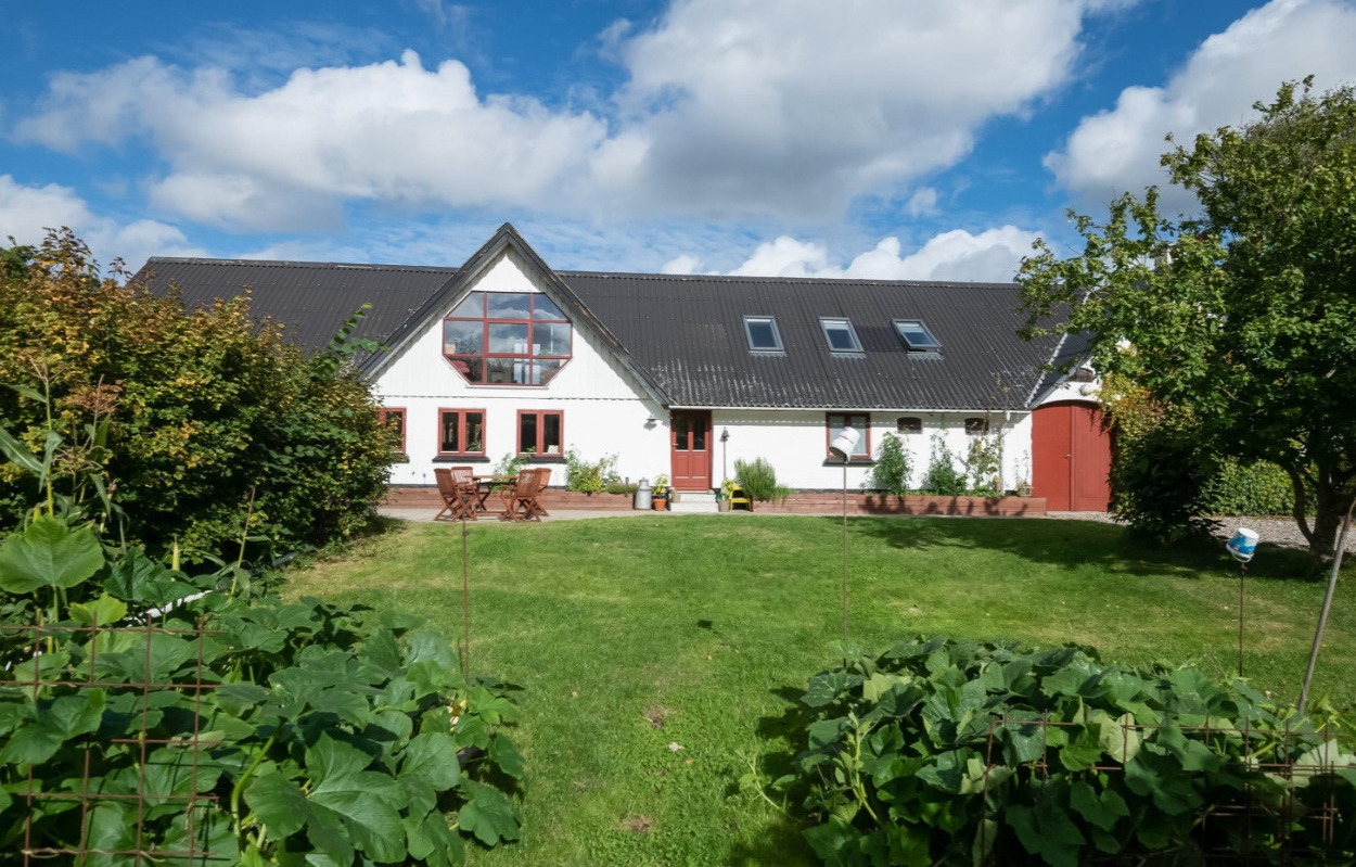 Selvforsyningsdrøm til salg - inklusive velholdt bolig med kæmpe have