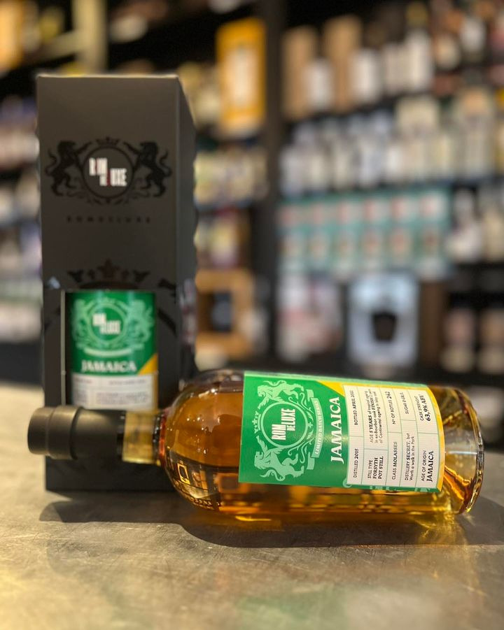 Sjælden Jamaica-rom med røgede noter næsten udsolgt: Kun to flasker tilbage