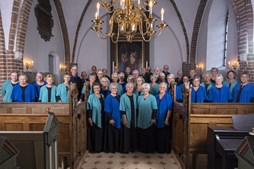 Herfølgekoret synger julen ind i Karlslunde Strandkirke