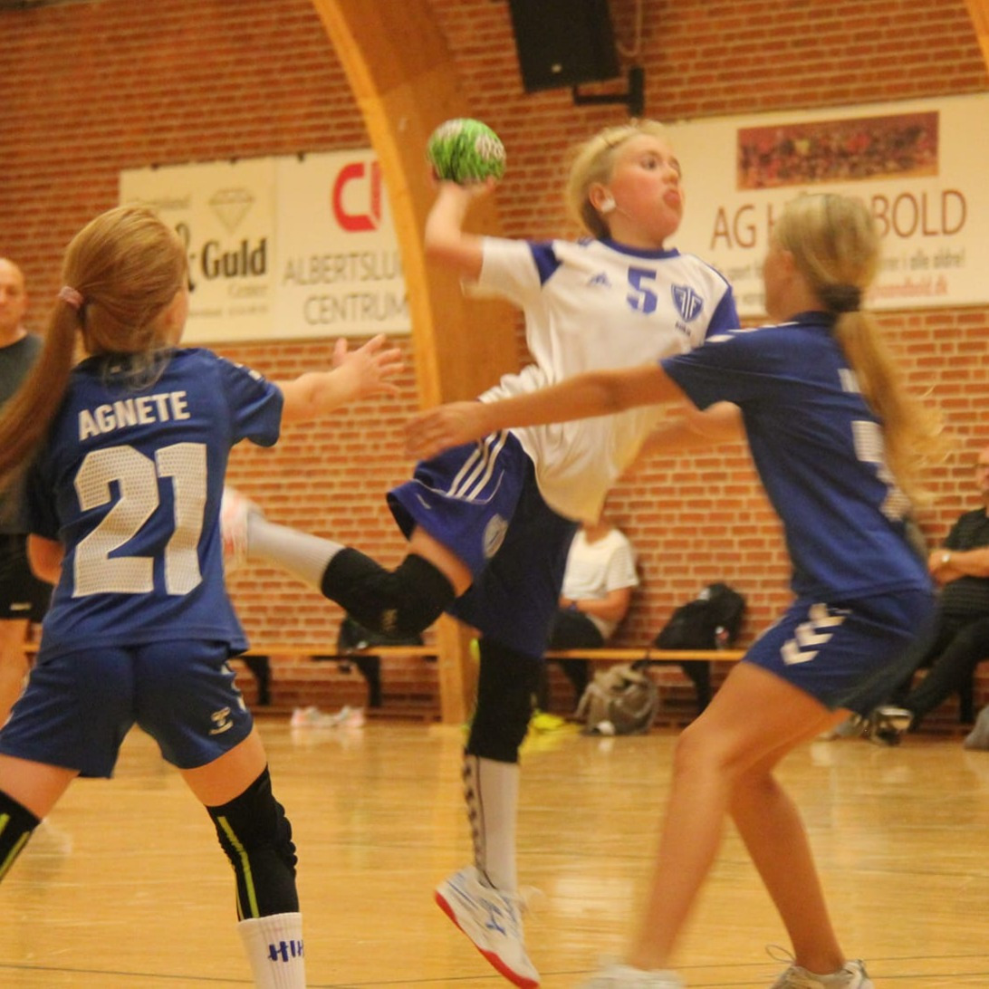 Åben håndboldtræning for børn på Tre Falke Skolen