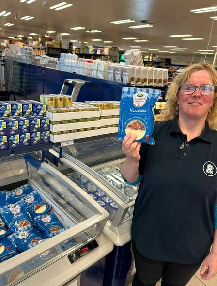 REMA 1000 Aalborg, Stenbjergvej har revet mozzarella til 10 kr. pr. pose