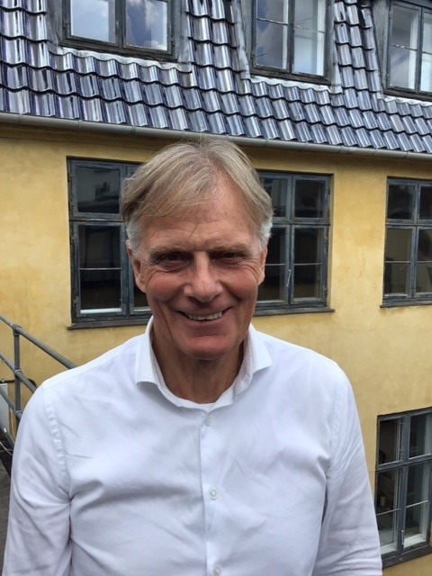 Foredrag med Friis Arne Petersen: Indblik i global politik