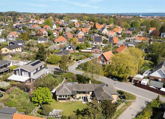 Skansedalen 2 og 9 andre boliger er kommet til salg denne uge i Helsingør - se boligerne her.