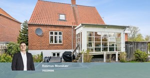 Nybolig Bjørn & Ankersen: Charmerende rødstenshus fra 1926 tæt på Randers med moderniserede detaljer