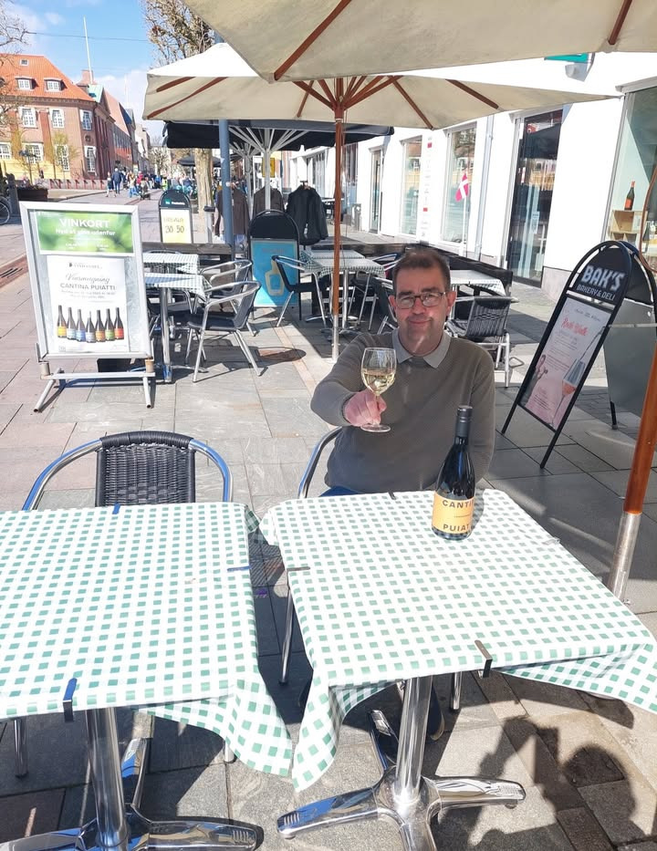 Fredericia Vinhandel inviterer til udendørs vinsmagning i sommervejret