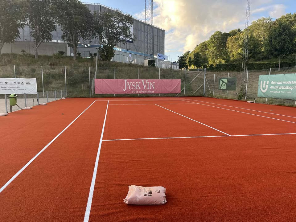 Officiel indvielse af hybridbaner hos Randers Tennisklub