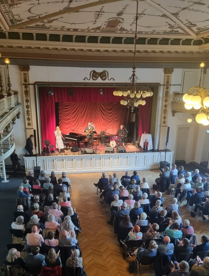 Frændes Madværk inviterer til kulturelle oplevelser i teatersalen