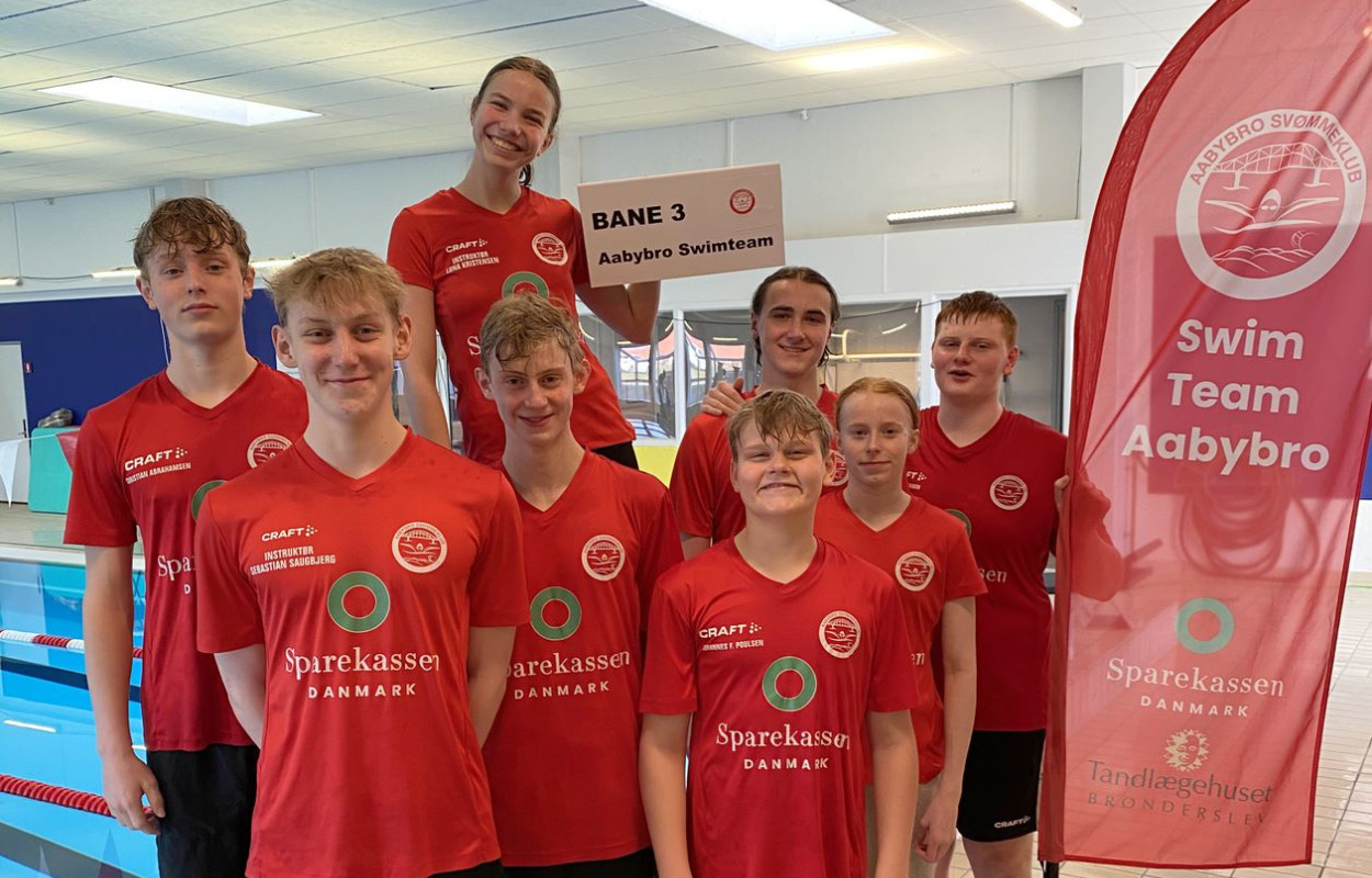 Aabybro Svømmeklub svømmer igen over 100 kilometer på 24 timer