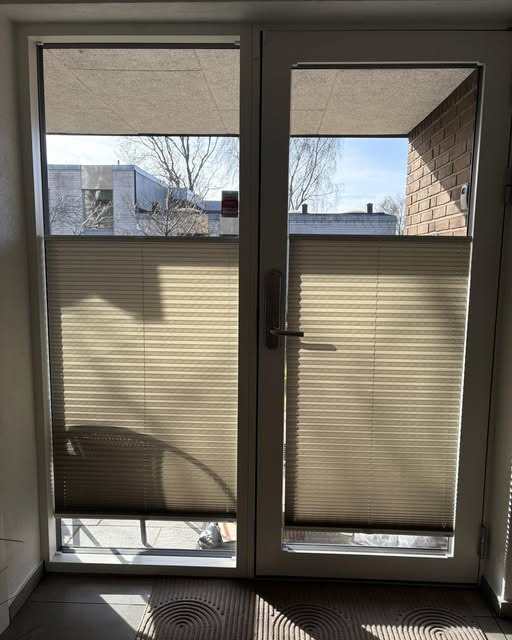 Viborg Gulvforum tilbyder elegante plisségardiner til praktiske rum