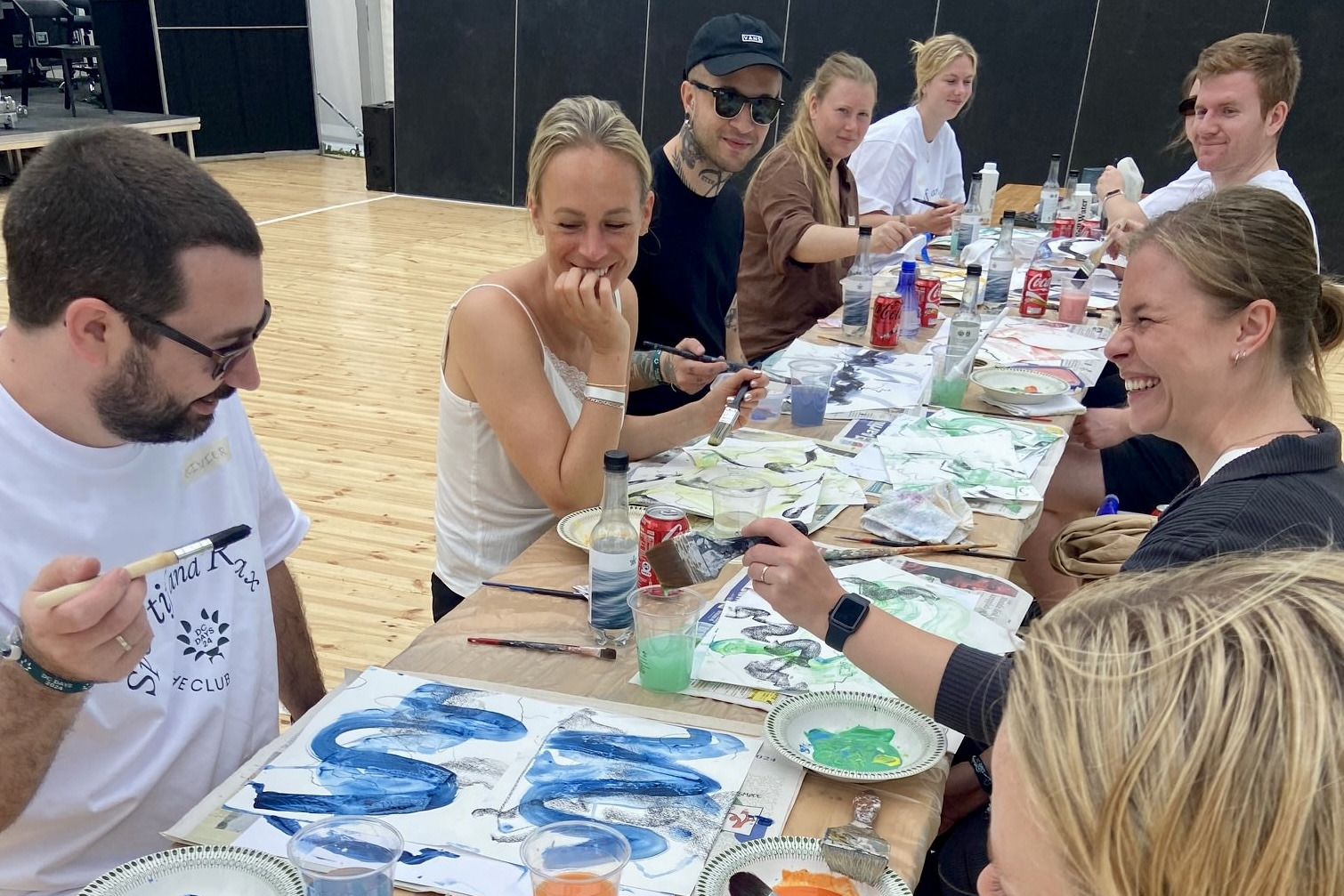 Udforsk kreativ mindfulness med abstrakt maleri i Virum