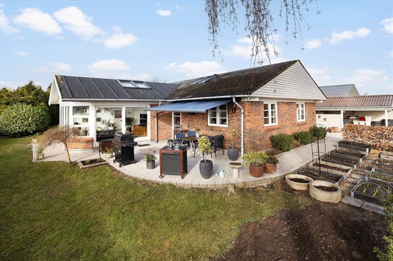 Gartnervænget 4 og 1 anden boliger er kommet til salg denne uge i Juelsminde - se boligerne her.