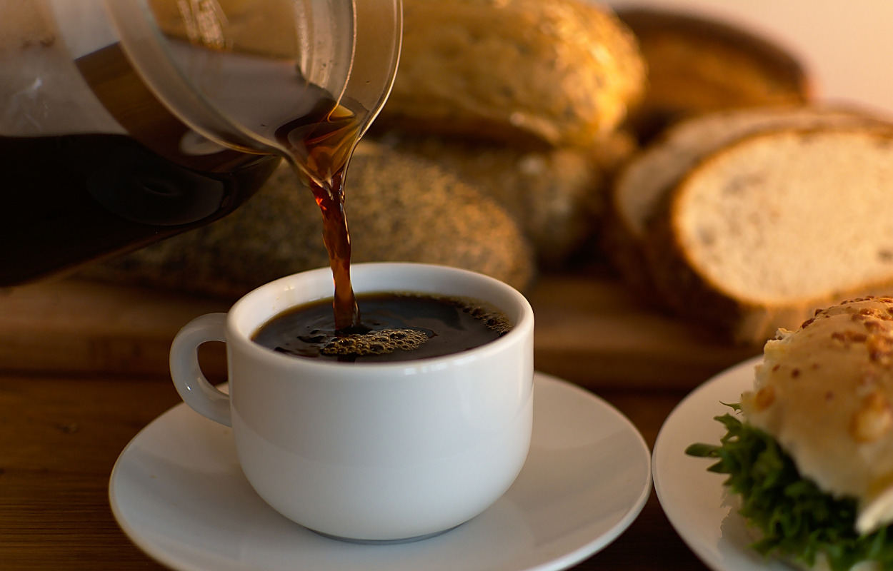 Kom i godt humør med sang og morgenbrød