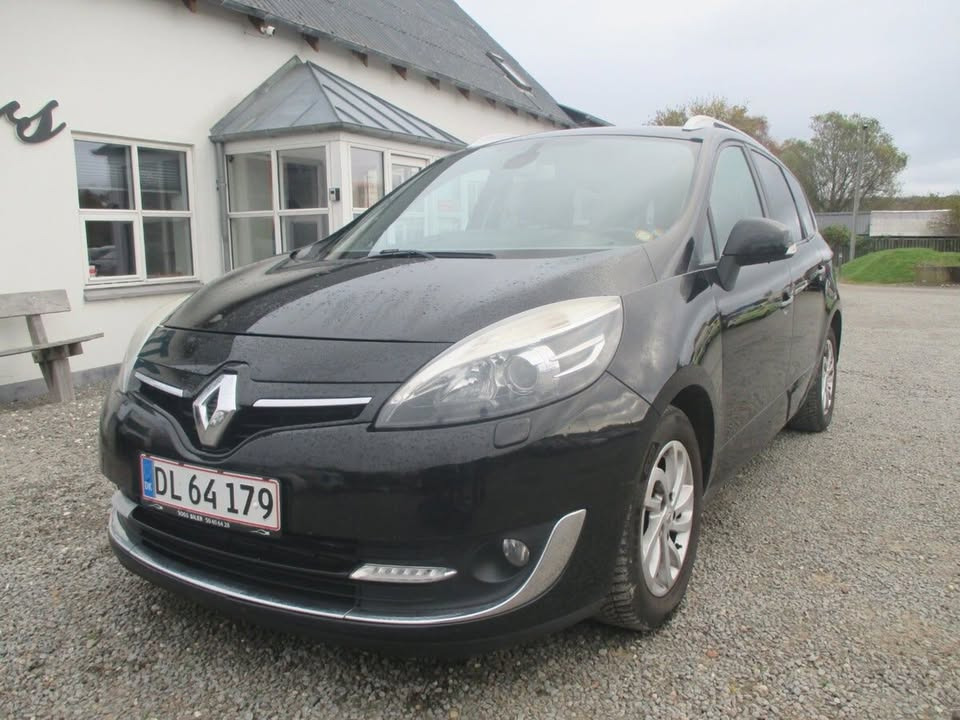 TT CARS ApS viser Renault Grand Scénic frem
