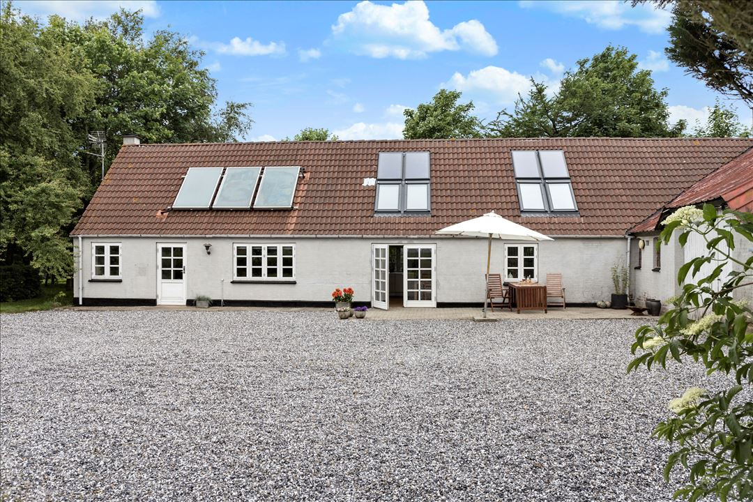 Til salg hos EDC Ejen­doms­grup­pen Struer: Skøn ejendom i naturskønne omgivelser