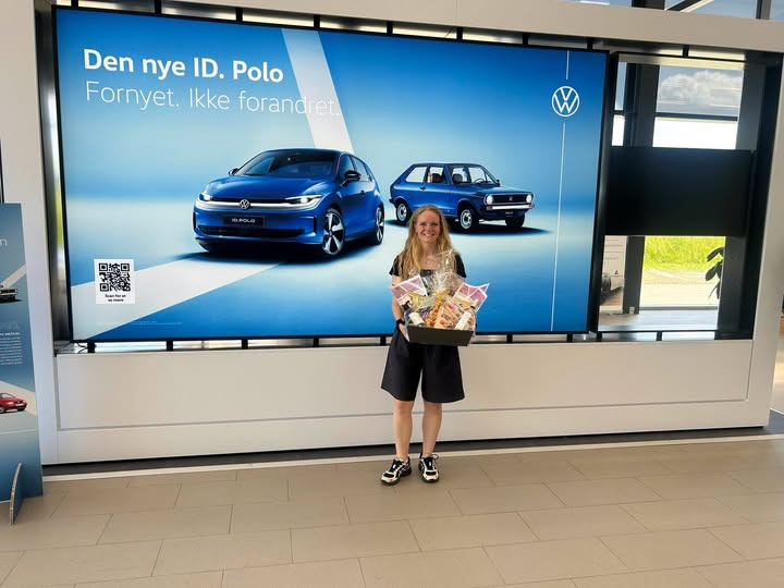 Autocentralen Viborg har haft besøg af vinderen af Fars dags konkurrencen